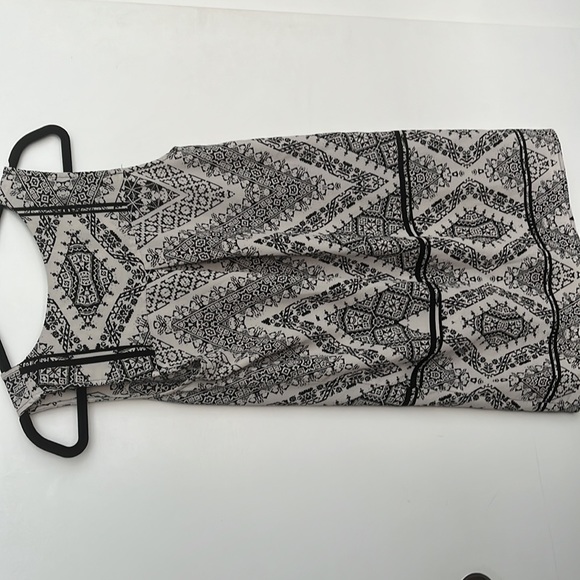 EUC One Clothing Dress - Picture 7 of 8